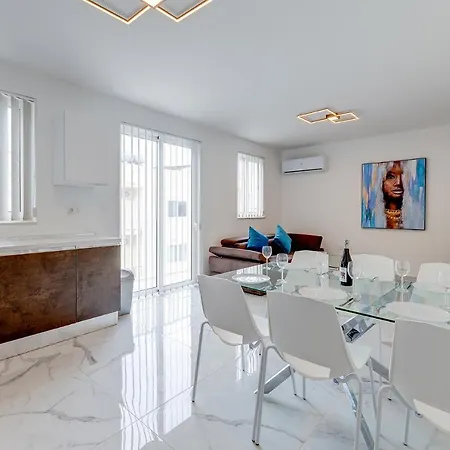 Splendid 2br In St Julians Lägenhet St. Julian's